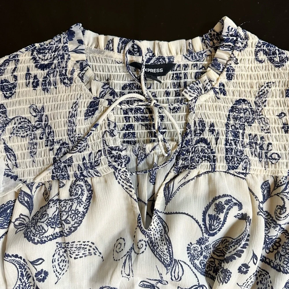 EXPRESS Ruffle Blouse - Picture 4 of 6
